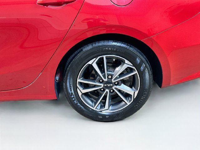 Used 2023 Kia Forte LXS w/ LXS Technology Package FWD image 5