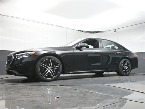New 2026 Mercedes-Benz E 450 4MATIC Sedan image 35