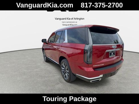 Used 2025 Cadillac Escalade Premium Luxury Platinum RWD image 7