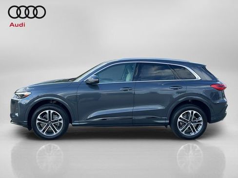 Used 2025 Audi Q5 Premium Plus w/ Premium Plus AWD/4WD image 4