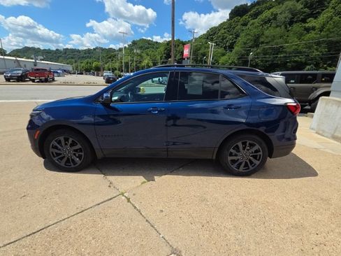 Used 2022 Chevrolet Equinox RS w/ LPO, Floor Liner Package AWD/4WD image 4
