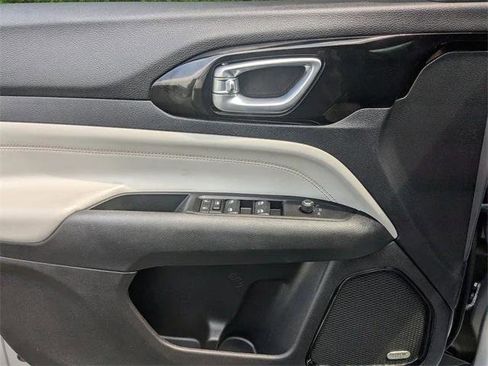 Certified 2022 Jeep Compass Limited w/ Sun and Sound Group image 11