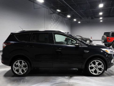 Used 2017 Ford Escape Titanium w/ Equipment Group 301A AWD/4WD image 8