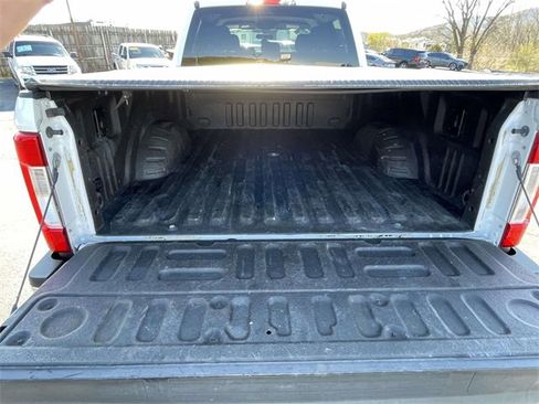 Used 2017 Ford F250 XLT image 11