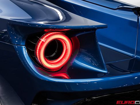 Used 2022 Ford GT RWD image 25
