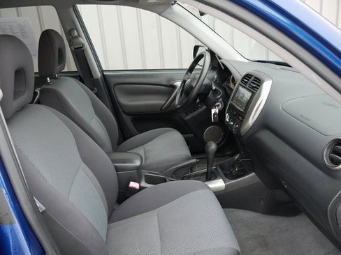 Used 2005 Toyota RAV4 4WD image 21