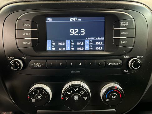 Used 2018 Kia Soul FWD image 5