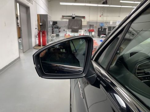 Certified 2023 Volkswagen Tiguan SE w/ Panoramic Sunroof Package image 13