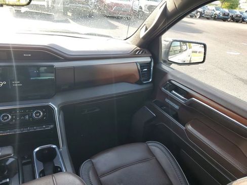 Used 2024 GMC Sierra 1500 Denali AWD/4WD image 15