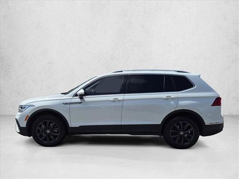 Used 2024 Volkswagen Tiguan SE AWD/4WD image 9