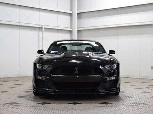 Used 2021 Ford Mustang Shelby GT500 w/ Technology Package RWD image 2