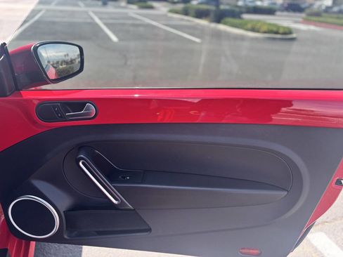 Used 2012 Volkswagen Beetle 2.5 image 18