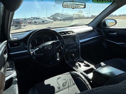 Used 2016 Toyota Camry SE image 25