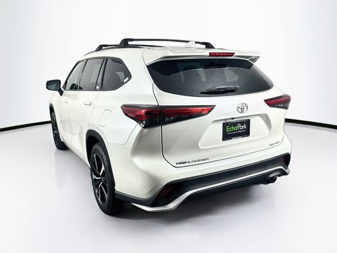 Used 2021 Toyota Highlander XSE AWD/4WD image 5