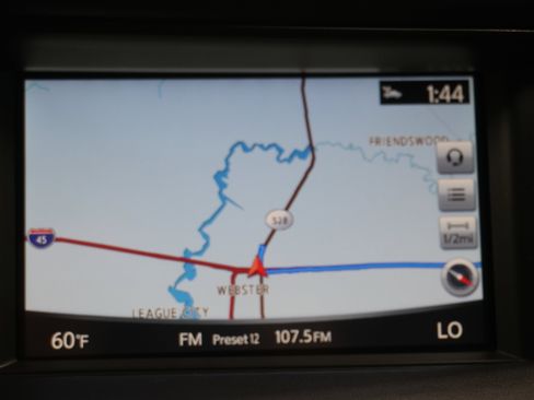 Used 2017 INFINITI QX30 Premium w/ Navigation Package image 16