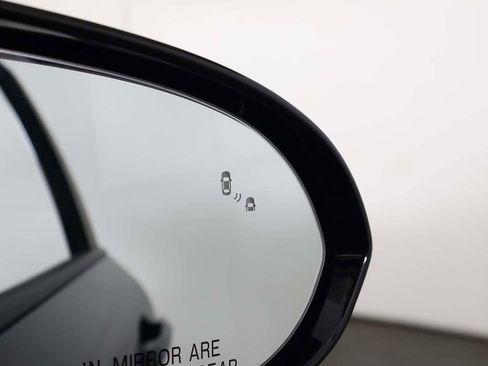 Used 2020 Kia Niro Touring image 38