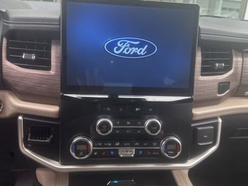 Used 2024 Ford Expedition Max Limited image 8