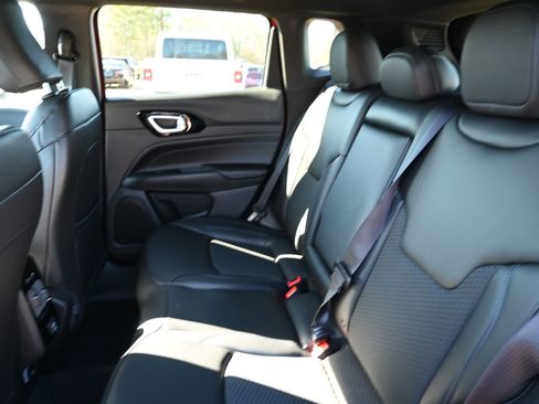 New 2026 Jeep Compass Latitude image 20