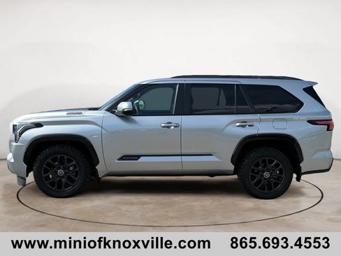 Used 2024 Toyota Sequoia Platinum AWD/4WD image 6