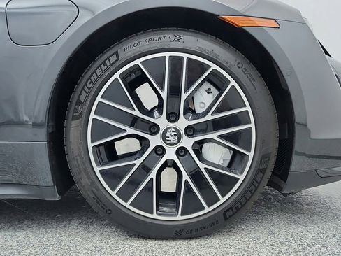 Used 2020 Porsche Taycan Turbo image 40