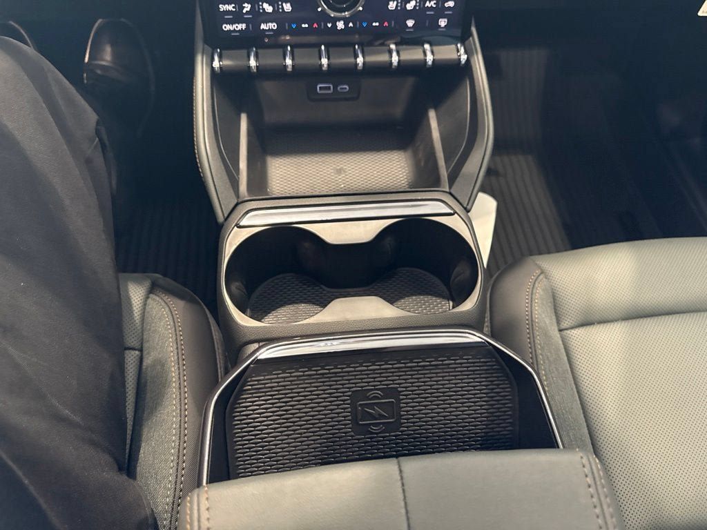 New 2027 GMC Terrain AT4 w/ Convenience Package III AWD/4WD image 30