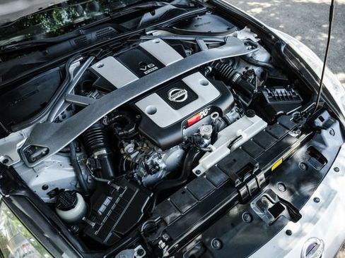 Used 2009 Nissan 370Z Touring w/ Sport Pkg image 65