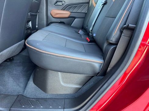 Certified 2024 GMC Canyon AT4 AWD/4WD image 7