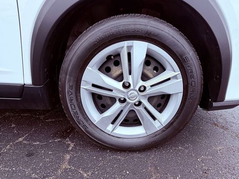 Used 2021 Nissan Kicks S image 11