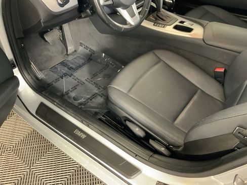 Used 2009 BMW Z4 sDrive30i image 14