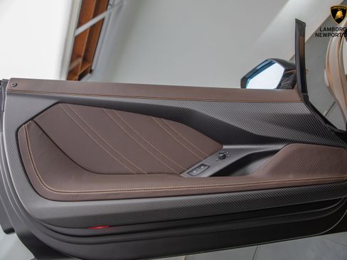 Used 2022 Lamborghini Aventador Countach image 39