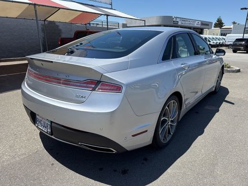 Used 2018 Lincoln MKZ Reserve w/ Technology Package FWD image 5