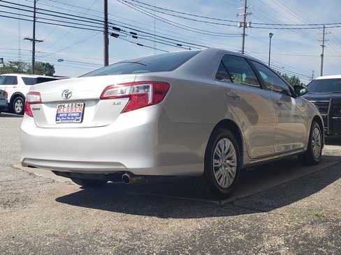 Used 2014 Toyota Camry LE FWD image 5