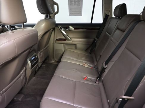 Used 2016 Lexus GX 460 w/ Premium Package image 21