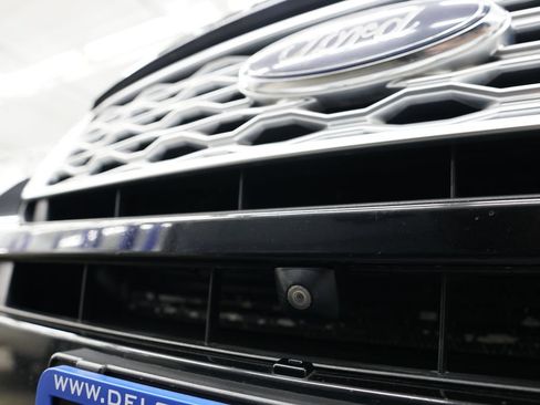 Used 2017 Ford Explorer Platinum AWD/4WD image 7