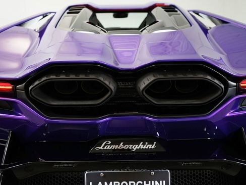 Used 2024 Lamborghini Revuelto image 21