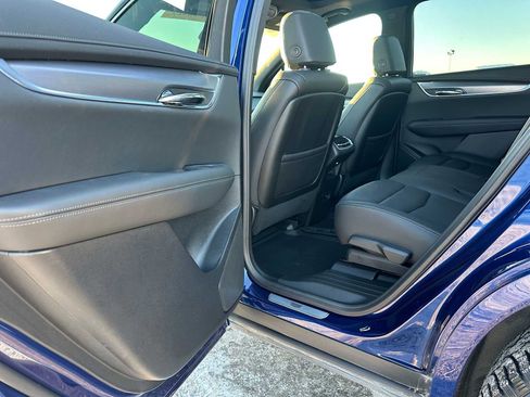 Used 2025 Cadillac XT6 Luxury image 18