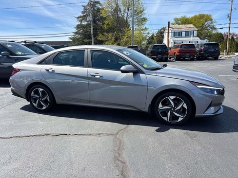 Certified 2023 Hyundai Elantra SEL w/ Convenience Package FWD image 4