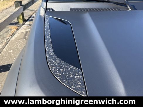 Used 2025 Land Rover Defender 110 image 12