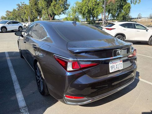 Used 2025 Lexus ES 300h w/ Premium Package FWD image 4