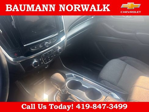 Used 2023 Chevrolet Traverse LT FWD image 21