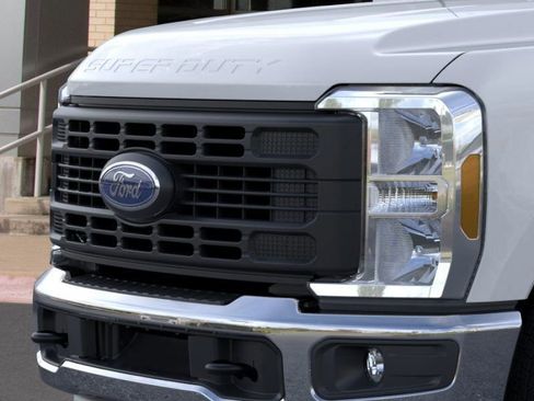 New 2026 Ford F350 XL w/ XL Chrome Package image 19