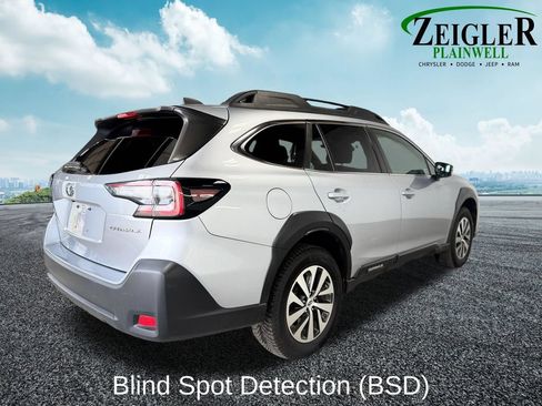Used 2023 Subaru Outback Premium AWD/4WD image 6