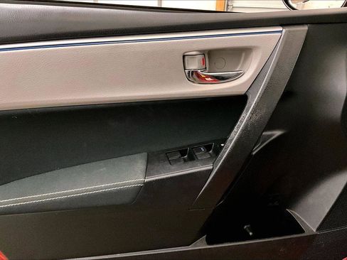 Used 2016 Toyota Corolla LE image 22