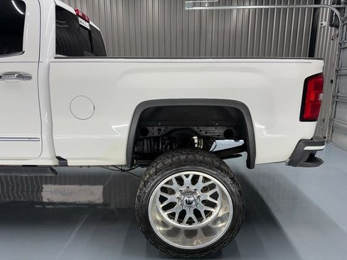 Used 2016 GMC Sierra 2500 Denali w/ Duramax Plus Package AWD/4WD image 5