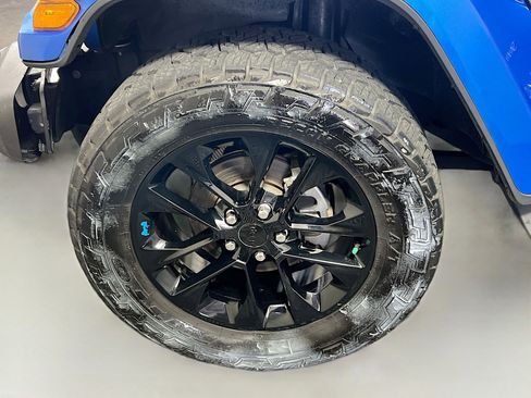 Used 2022 Jeep Wrangler Unlimited Sahara image 13