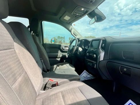 Used 2024 Chevrolet Silverado 1500 Custom image 9