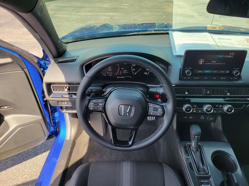 Used 2024 Honda Civic Sport image 12