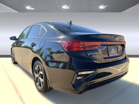 Used 2020 Kia Forte LXS image 3