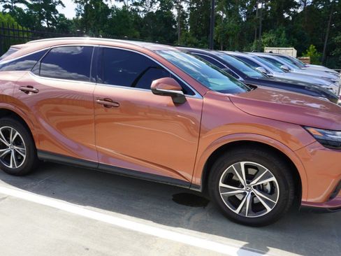 Used 2024 Lexus RX 350 Premium w/ Convenience Package FWD image 4