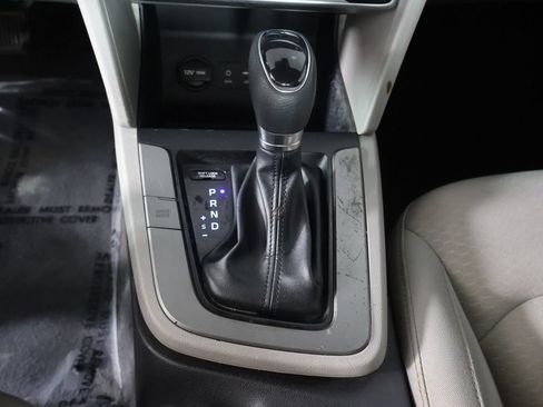 Used 2019 Hyundai Elantra SEL FWD image 38